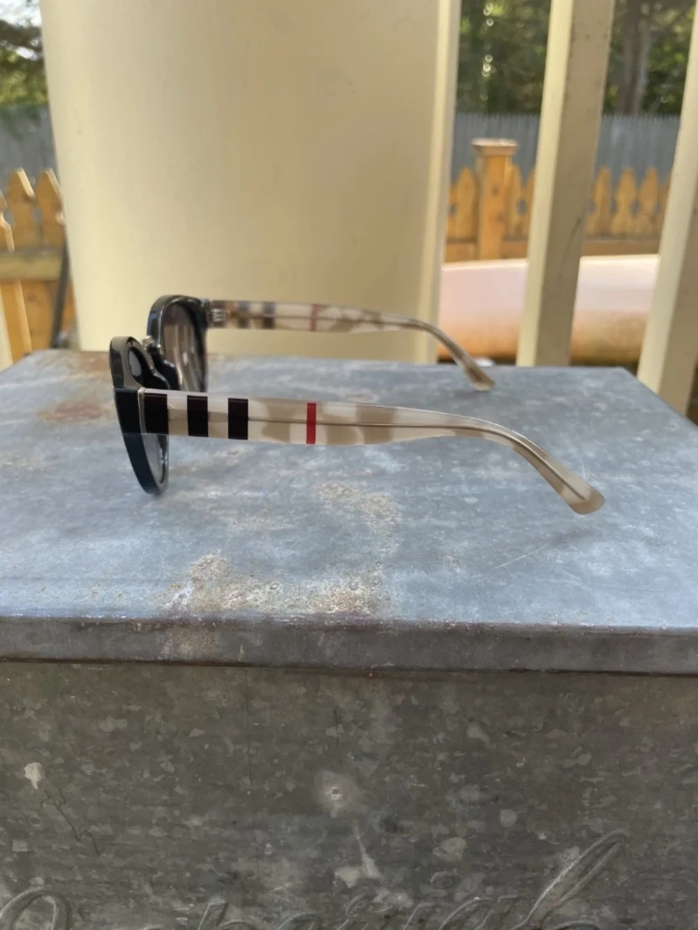Burberry Women's Round Sunglasses w/ original case